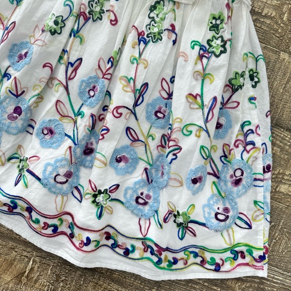 Isobella & Chloe Floral Embroidered White Dress 5 - Picture 4 of 8
